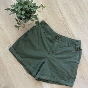 Old Navy OG Chino Shorts in Green
